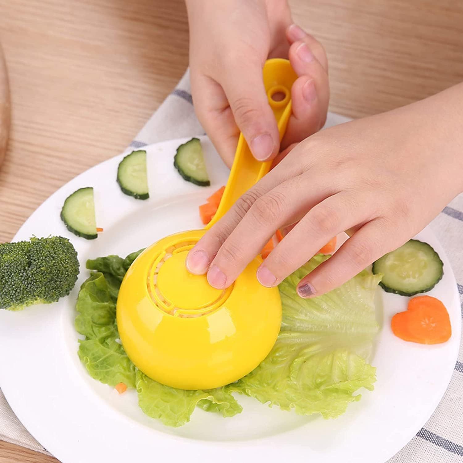Semi-round rice ball mold baby rice modeling device children's DIY curry rice covered with rice spoon bento tool
