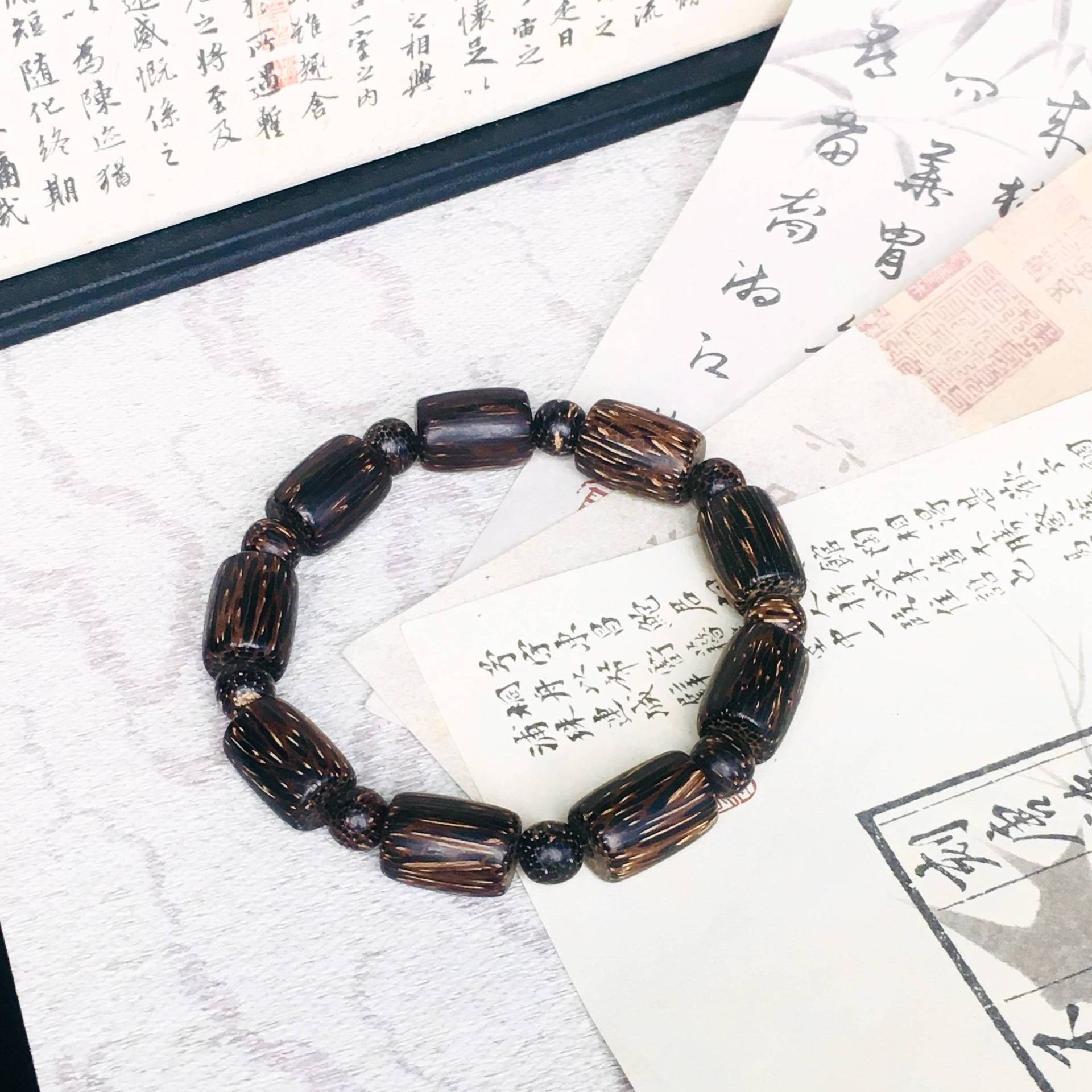 Браслет из агарового дерева Хайнань в форме ведра