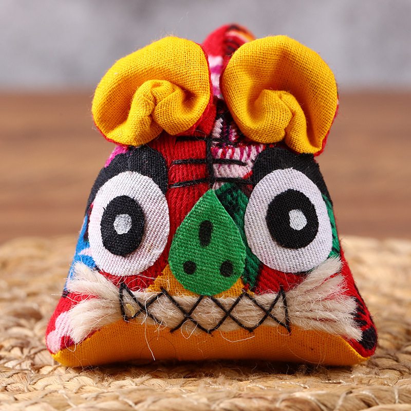 Handmade Cloth Tiger Ornaments Folk Features Craft Traditional Cloth Tiger Chinese Style Gift Little Tiger Decorations