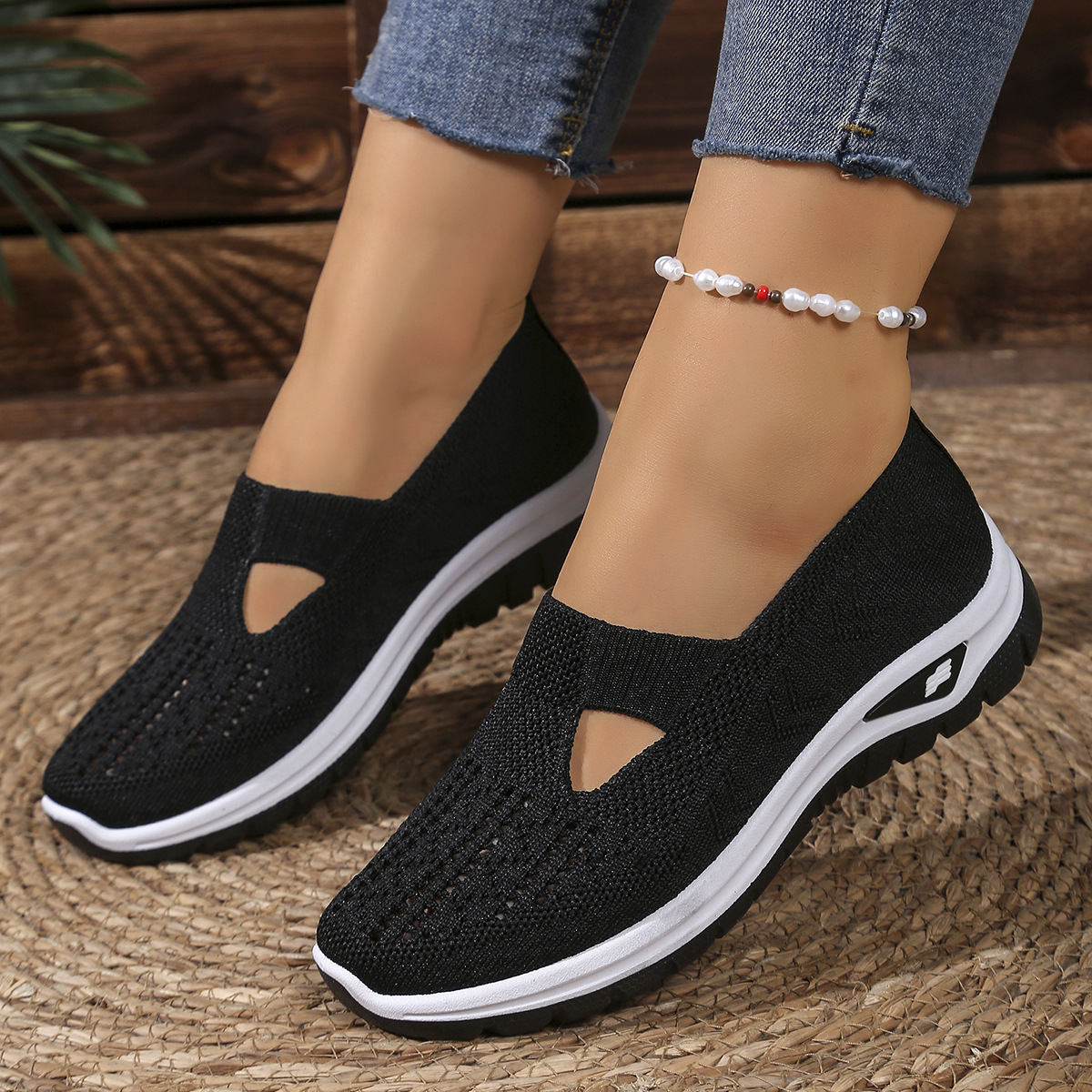 Foreign Trade Cross-Border Temu Large Size Fashionable and Comfortable Casual Shoes Cut Out Breathable Fly Woven Mesh Shoes One-Leg Mother's Shoes