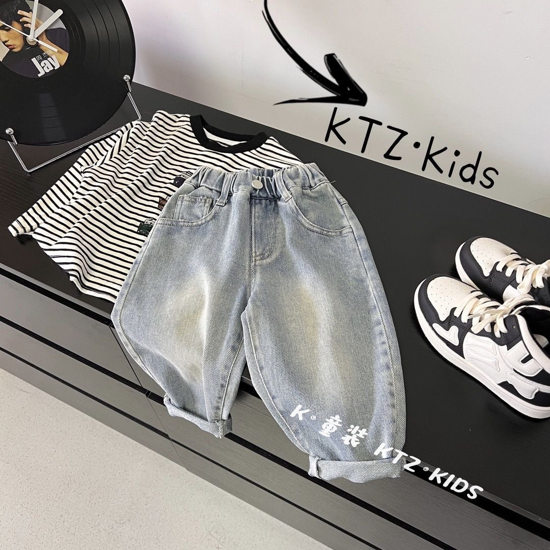 25 Children's Trendy Fashion Jeans Spring and Autumn Pants New Children's Spring Pants Loose Children's Graffiti Pants