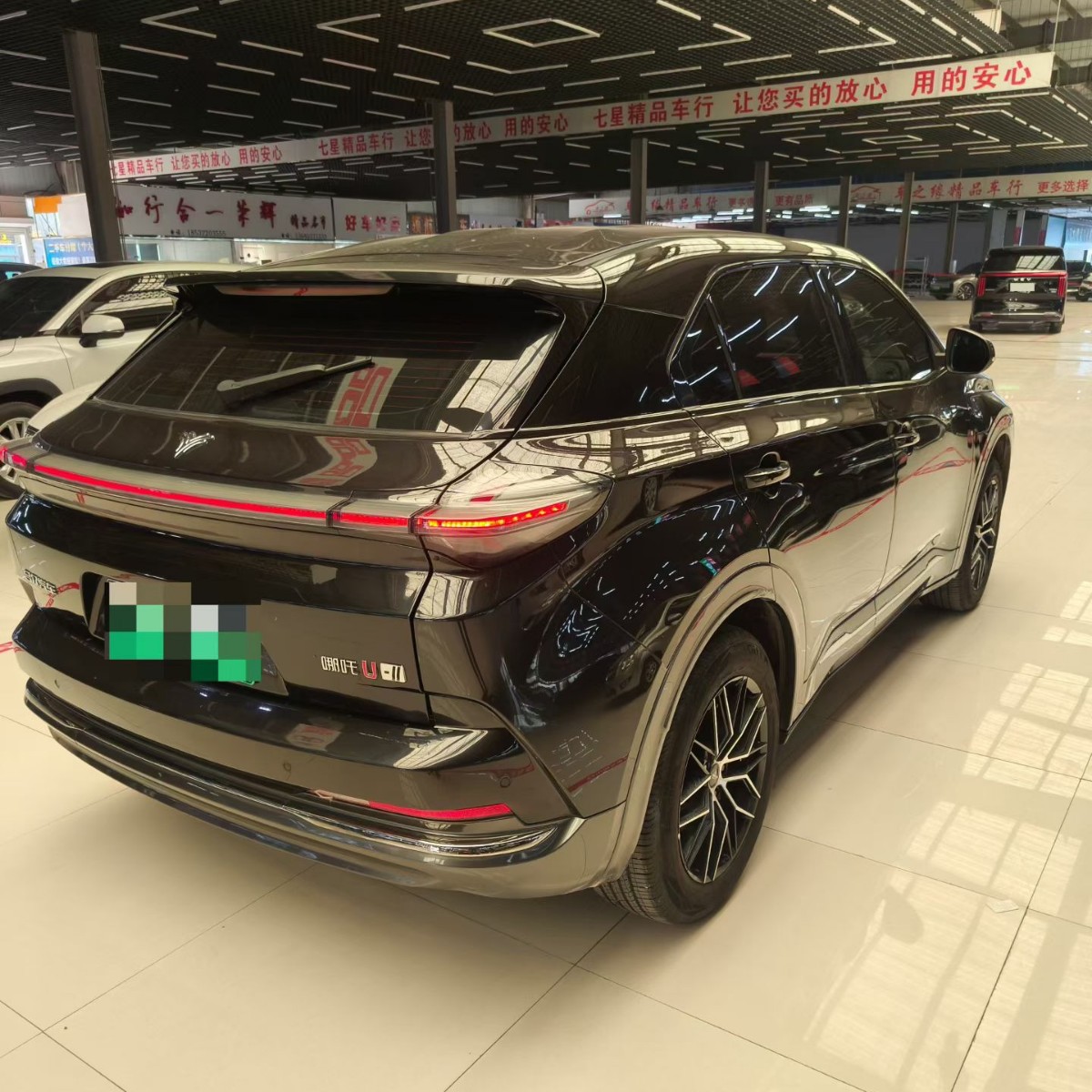 Export Foreign Trade 2023 Licensed Nezha New Energy High-Speed Vehicle New Energy Vehicle with a Range of 500 Kilometers Second-Hand