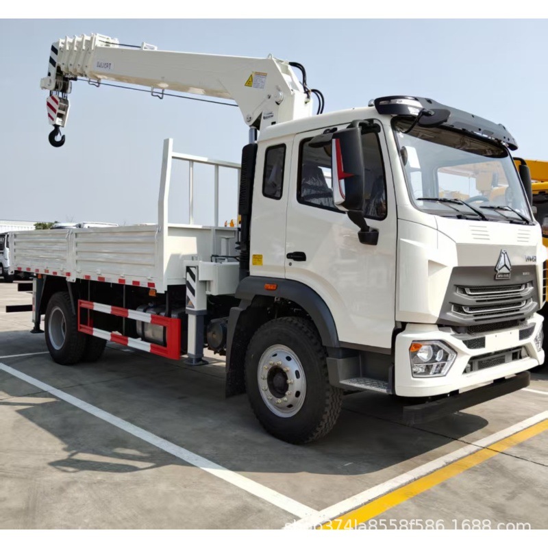 Экспорт кранов на шасси Sinotruk 8 тонн, 10 тонн