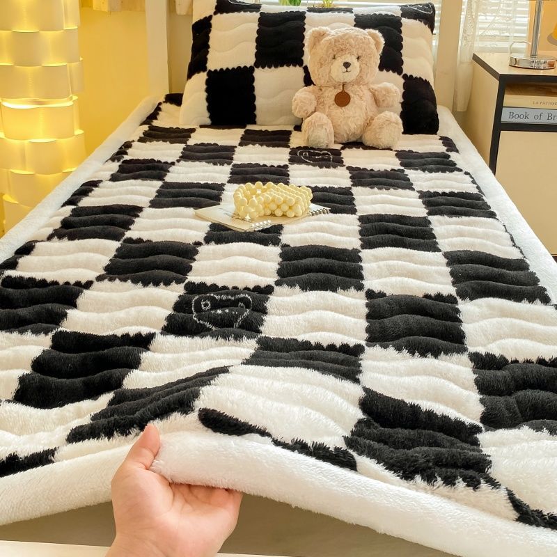 New Thickeneded Milk Velvet Mattress Student Dormitory Single Bedding Pad Bottom Fleece-Lined Bed Sheets Bed Cover Blanket Mattress