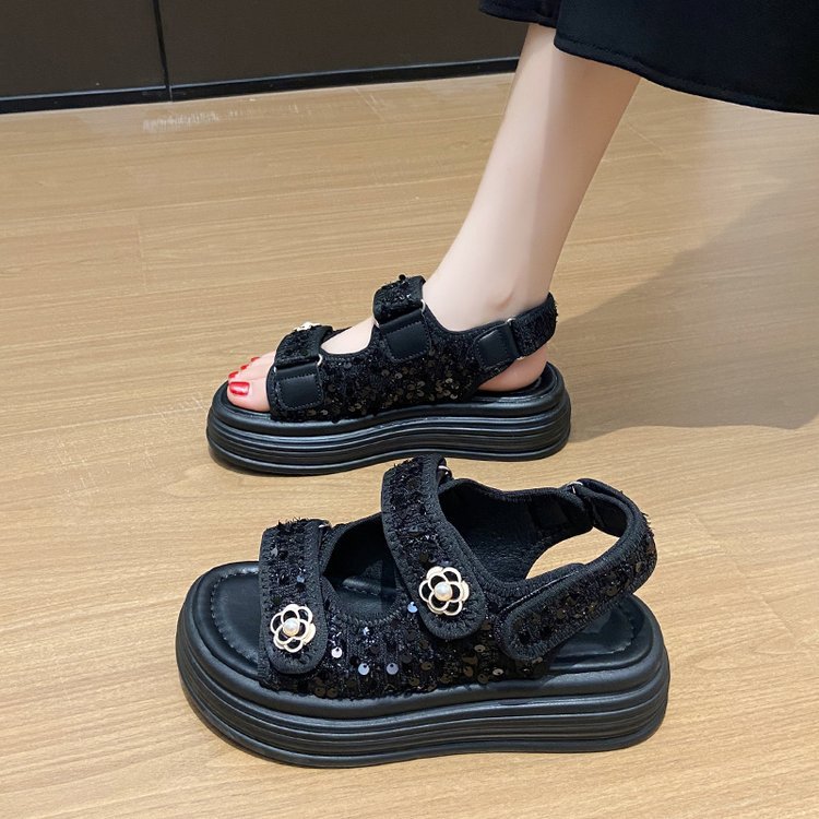 Черные сандалии с толстой подошвой для женщин 2025 весна новые повседневные универсальные спортивные удобные пляжные туфли