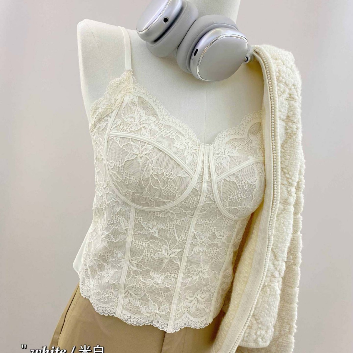 Edisa 6100 Autum Deep V Lace Vest with One-Piece Push-Up Outer Wear Anti-Sagging Suspender Intimates for Women