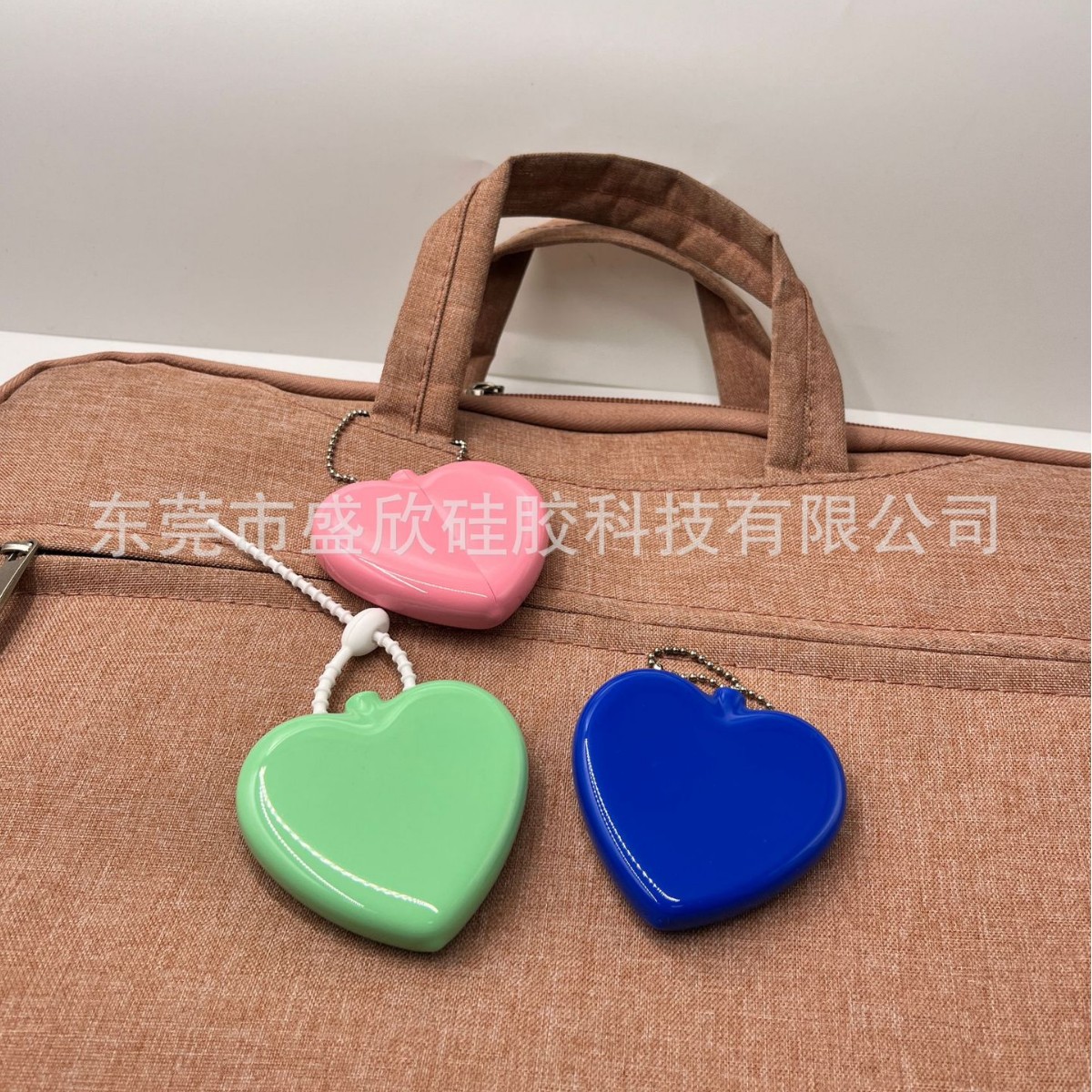 Pvc Coin Bag Squeeze Coin Purse Custom Logo Printing Heart Glossy Silicone Bag Nfc Bag Concert Material