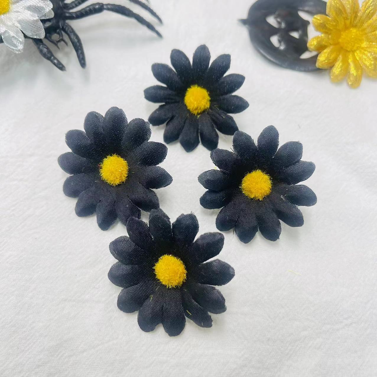 Factory direct 4cm black gold and silver small daisy 12 leaves 2 layers sunflower small sunflower cross-border hot sunny flowers