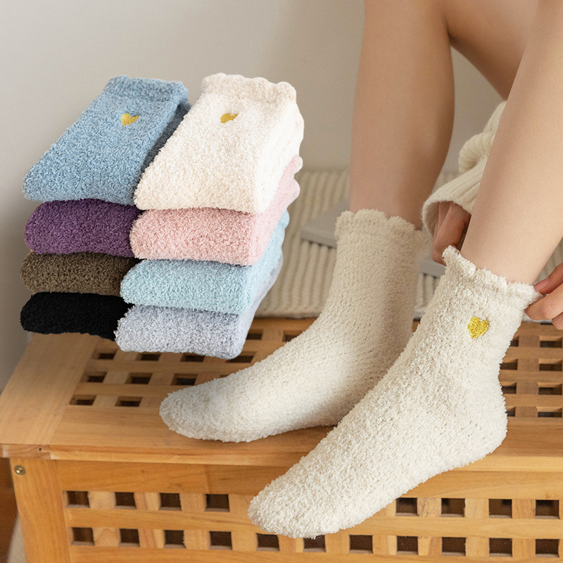 Коралловые флисовые носки для женщин осенью и зимой, утолщенные, японские, с вышивкой в виде сердца, теплые, домашние носки для сна для беременных