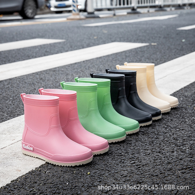 Женские резиновые сапоги средней высоты универсальные модные непромокаемые обувь противоскользящие износостойкие теплые мужские водонепроницаемые сапоги