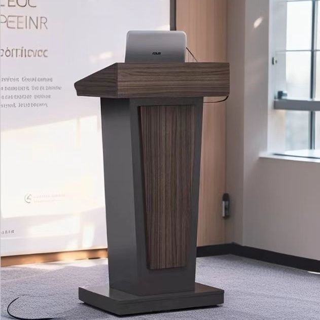 Простой Подиум для Ведения Малых Речей, Хостинг Ресепшн Отеля, Прием Гостей и Индивидуальные Услуги Ведущего