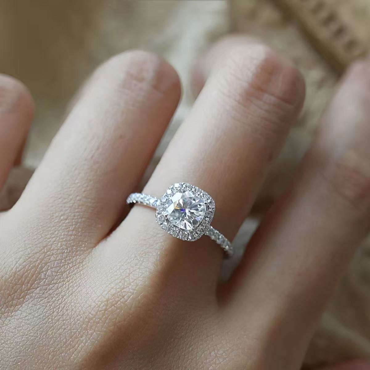 Fat Dong Lai Same Style S925 Sterling Silver Moissanite 1 Carat Small Sugar Cube Ring Jewelry for Women Niche High-End Light Luxury