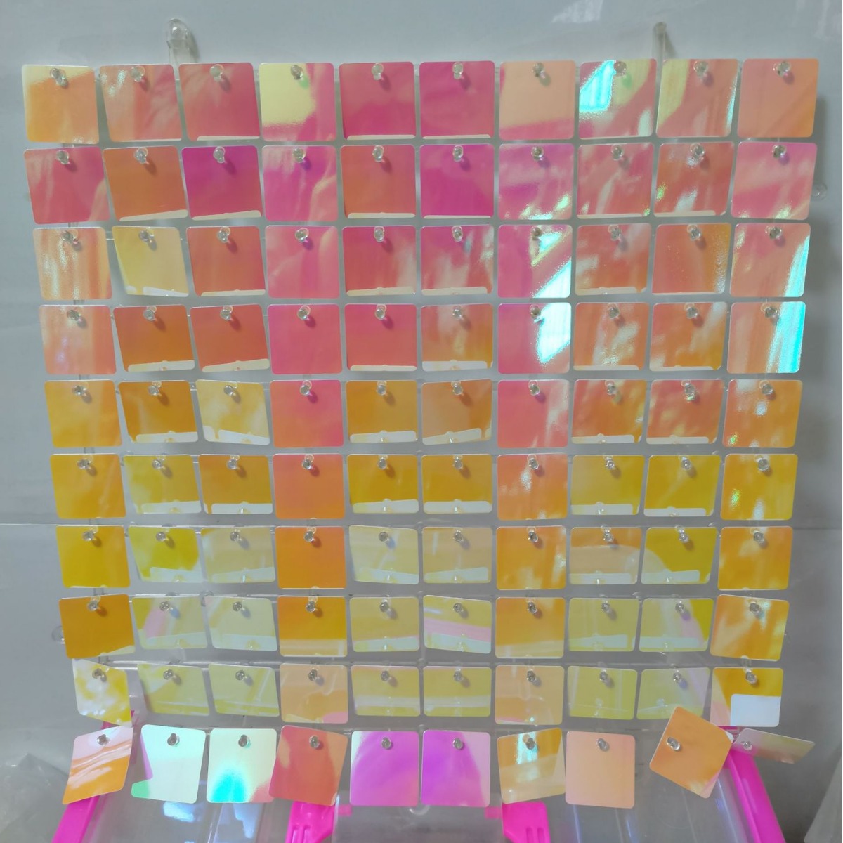 Pneumatic plate pneumatic buckle wedding decoration buckle pneumatic buckle white bottom plate sequin background wall