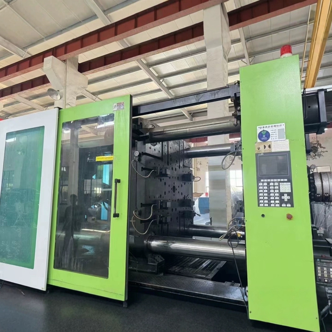 Transfer Yizumi Un1400A5S, Lower Mold 1310 Screw 125 Injection Volume 7300 Grams Used 4800 Hours