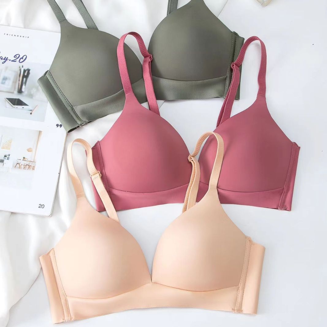 Japanese-style thin clothes seamless underwear women's wireless big chest small palm support Triangle Cup glossy bra