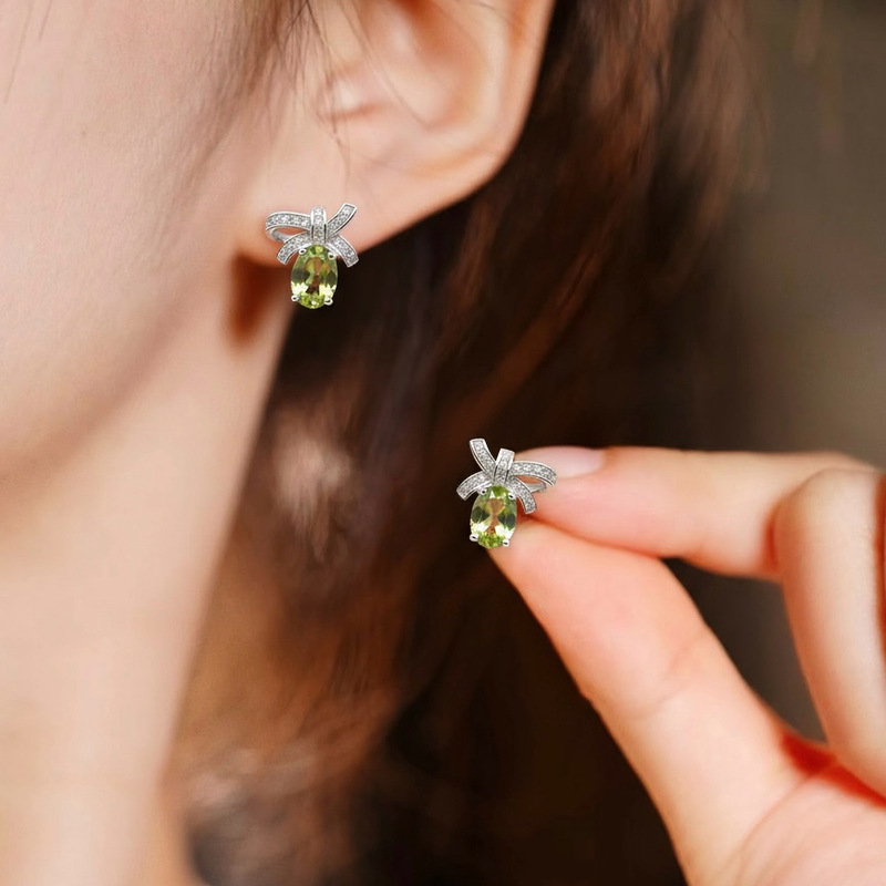 New Natural Sapphire Stud Earrings S925 Silver Inlaid Main Stone 4*6mm Versatile Trendy Popular Source Product