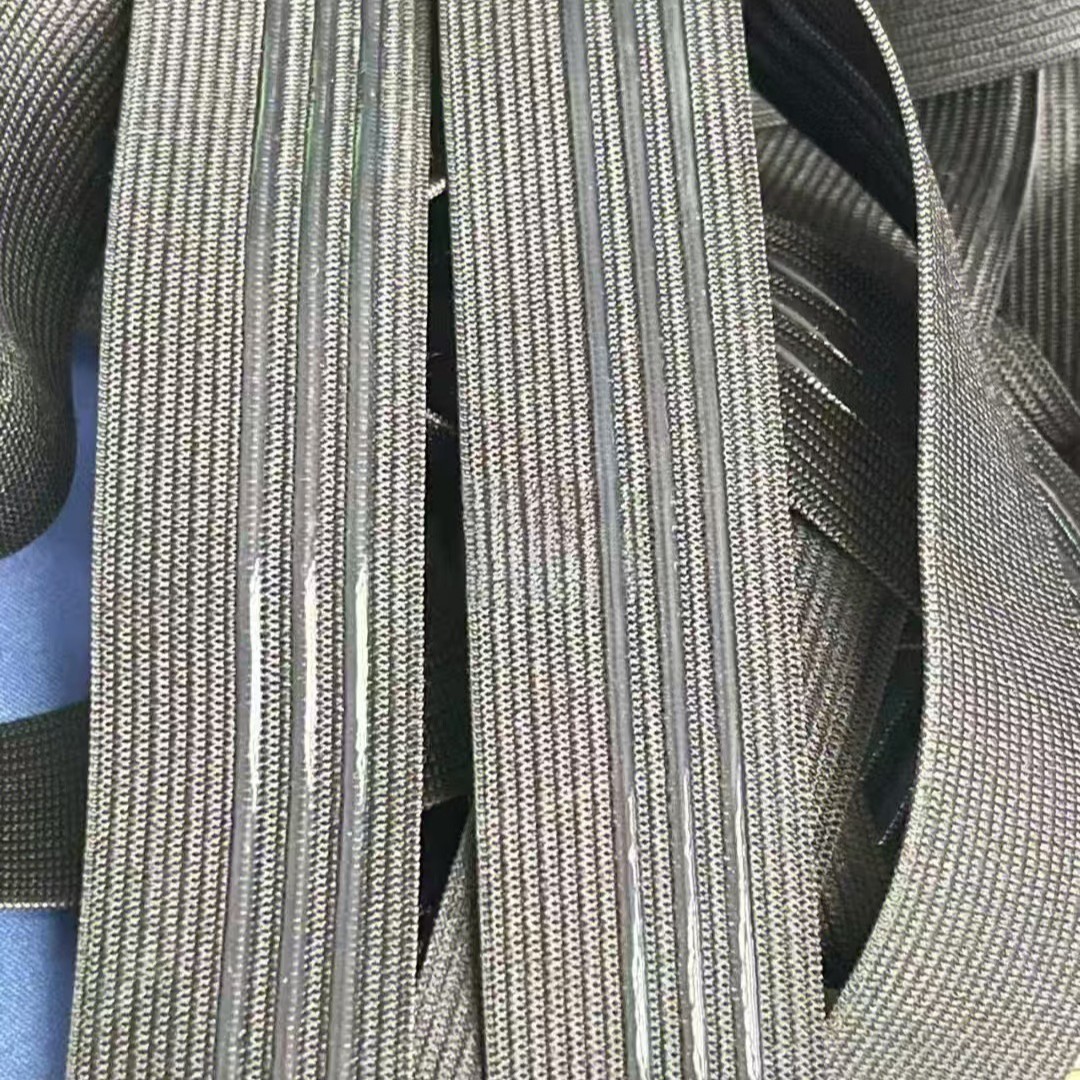 Customized Silk Screen Printing Webbing Yoga Mat with Non-Slip Dots, Stereo Silicone Straps, Elastic Processing, Silicone Printing and Weaving