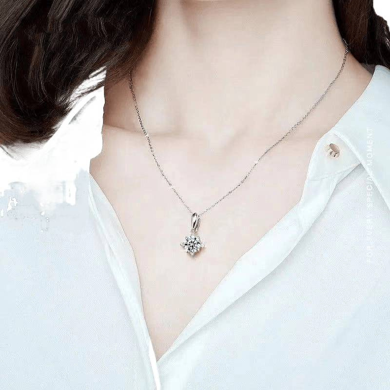 Authentic Sterling Silver Moissanite Diamond Clavicle Necklace Women's Four-Leaf Pendant Light Luxury Birthday Gift for Girlfriend New Style