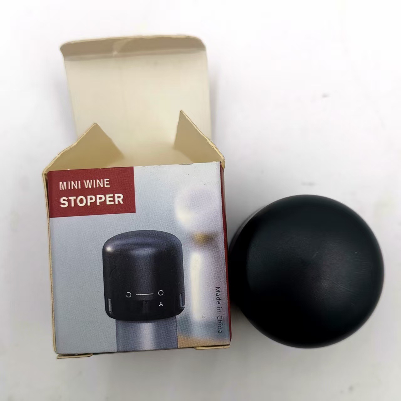 Cross-border rotating wine stopper bottle cap rotating mini creative sealing stopper black fresh-keeping stopper color boxed manufacturers