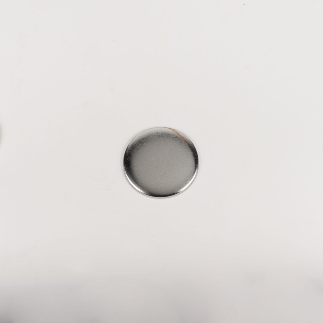 磨砂吧唧日谷底马口铁徽章耗材防锈加厚凹槽新款回形针吧唧材料