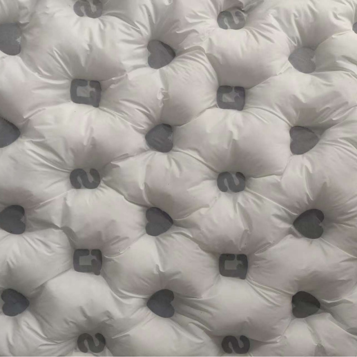 Manufacturer Processes Nylon Spun down Jackets, Polyester Taffeta down Pants, Pongee down Vests, and Patchwork Fabric