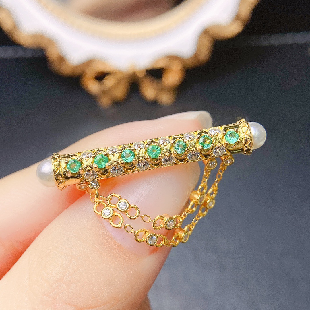 Factory Wholesale Popular Natural Emerald Brooch S925 Silver Inlaid Main Stone 2*2 Hot Selling European and American Dropshipping