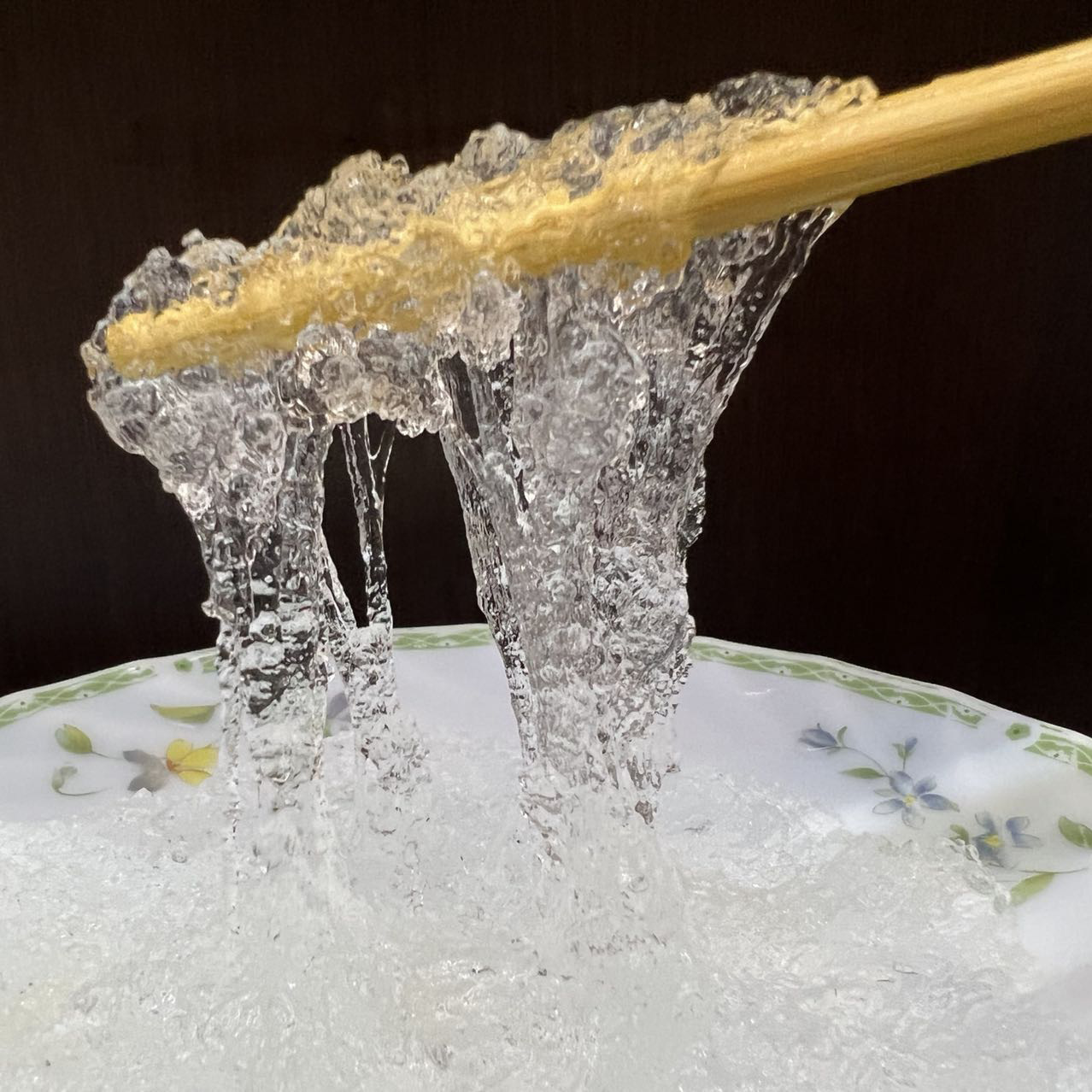 Yunnan natural non-impurity snow Swallow high bubble hair rate brushed snow swallow can be together with peach gum Gleditsia rice stew soup