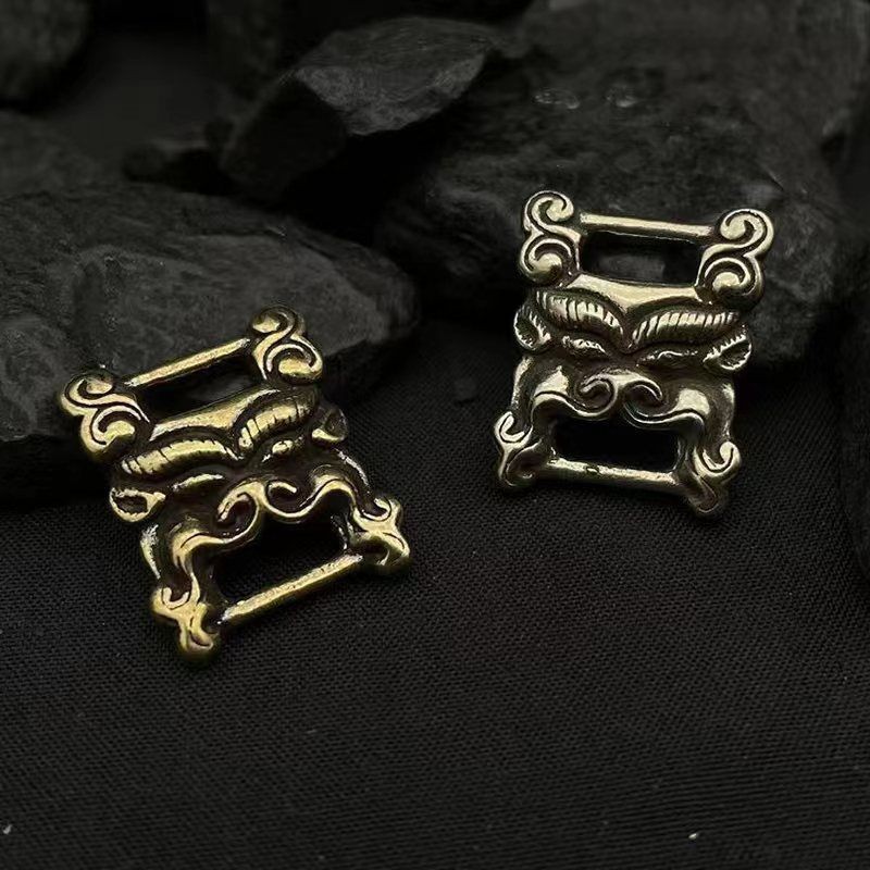 Retro Brass Sutra Buckle Bazaar Xizang Stall Taobao Animal Noodles Cloth Buckle diy Tiantie Tojia Accessories