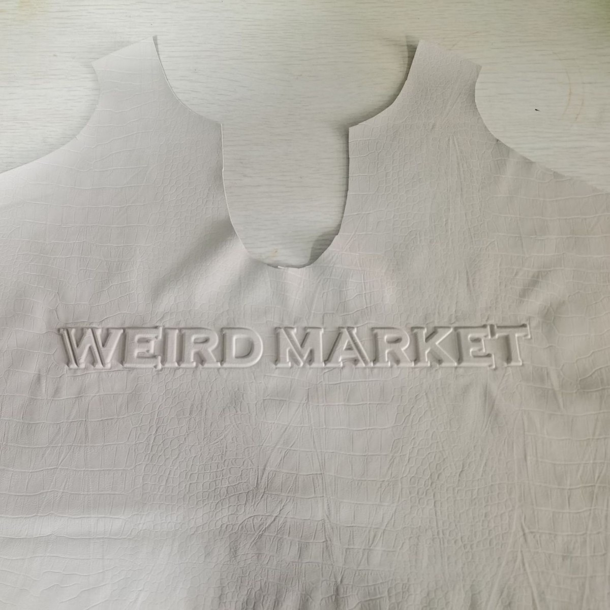 Processing of Embossed Leather, Embossed Genuine Leather Fabric, Space Cotton Knitwear, Embossed High Frequency, Large Embossed High Cycle