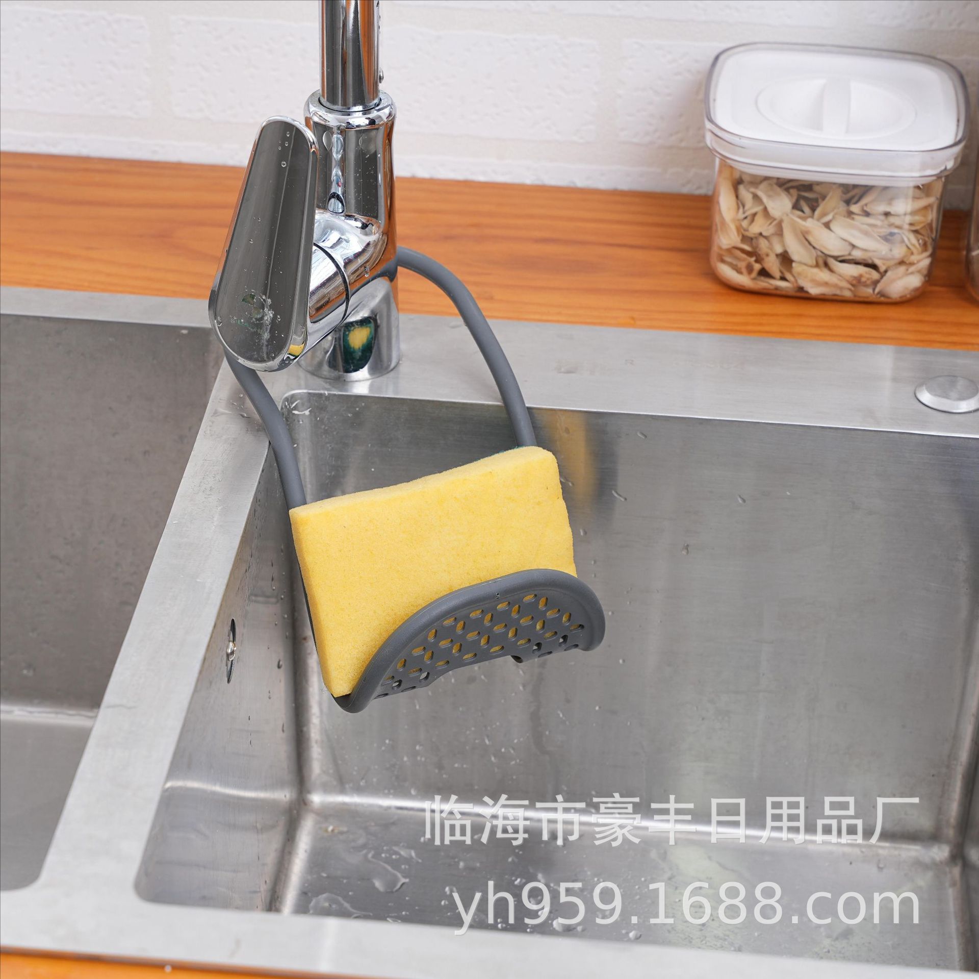 Factory wholesale kitchen drain basket hanging folding curved faucet scouring pad draining rack wall hanging kitchen sink