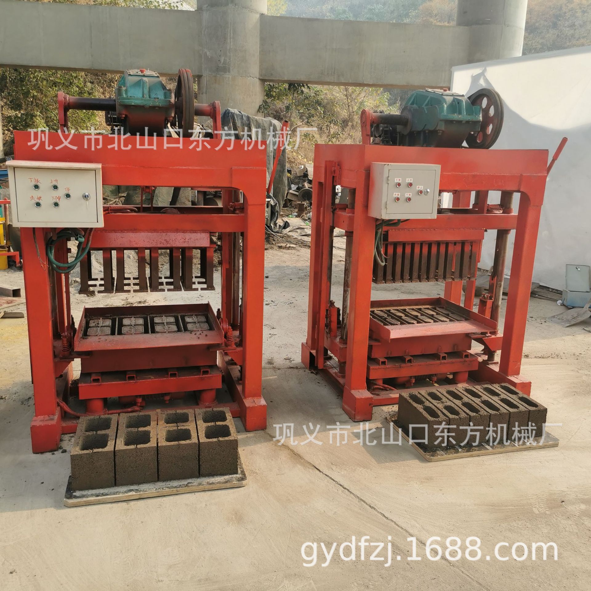 Domestic Household Factory Purchase Multiple Semi-automatic Brick Making Machine 400*150*200 High-efficiency Hollow Brick Machine