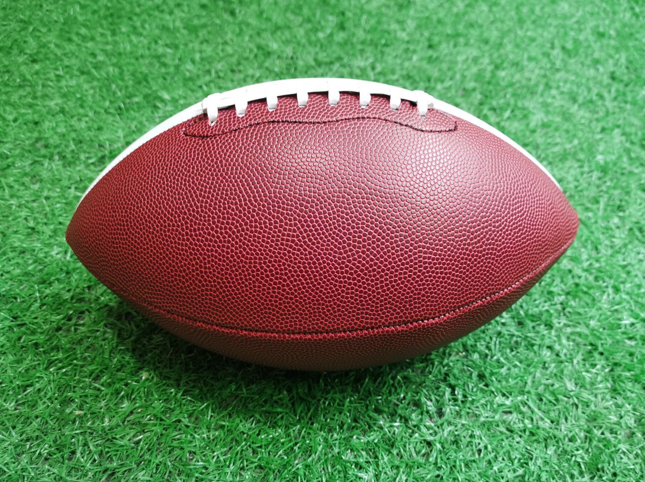 Factory fast now wholesale No. 1 No. 3 No. 6 No. 9 white brown PVC machine sewing signature American football