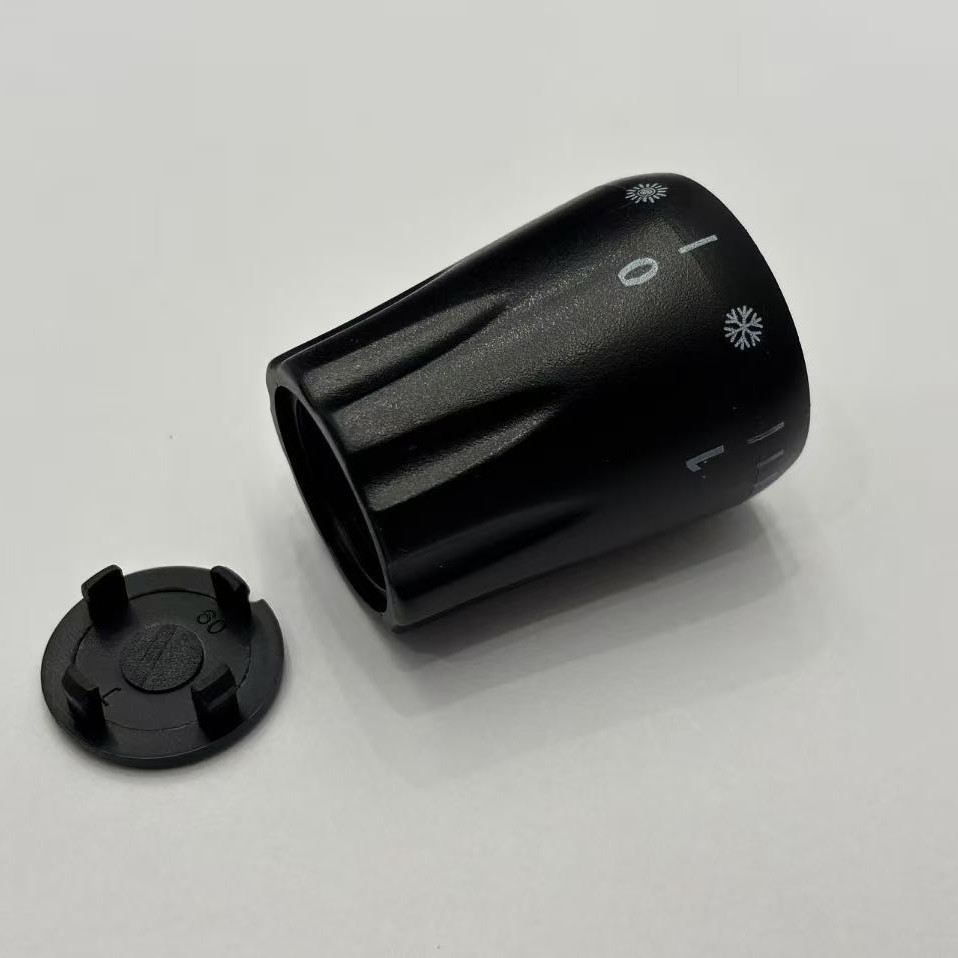 Heating Valve Temperature Control Valve Black Rotating Handwheel with Black and White Teeth