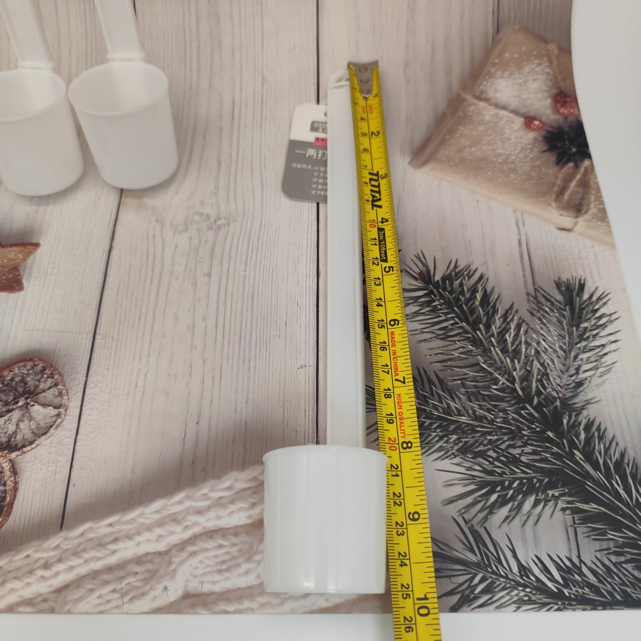 High-Quality Thickeneded Plastic Wine Raisin with Tag, Household White Wine Raisin Wine Pourer, Wine Measuring Wine