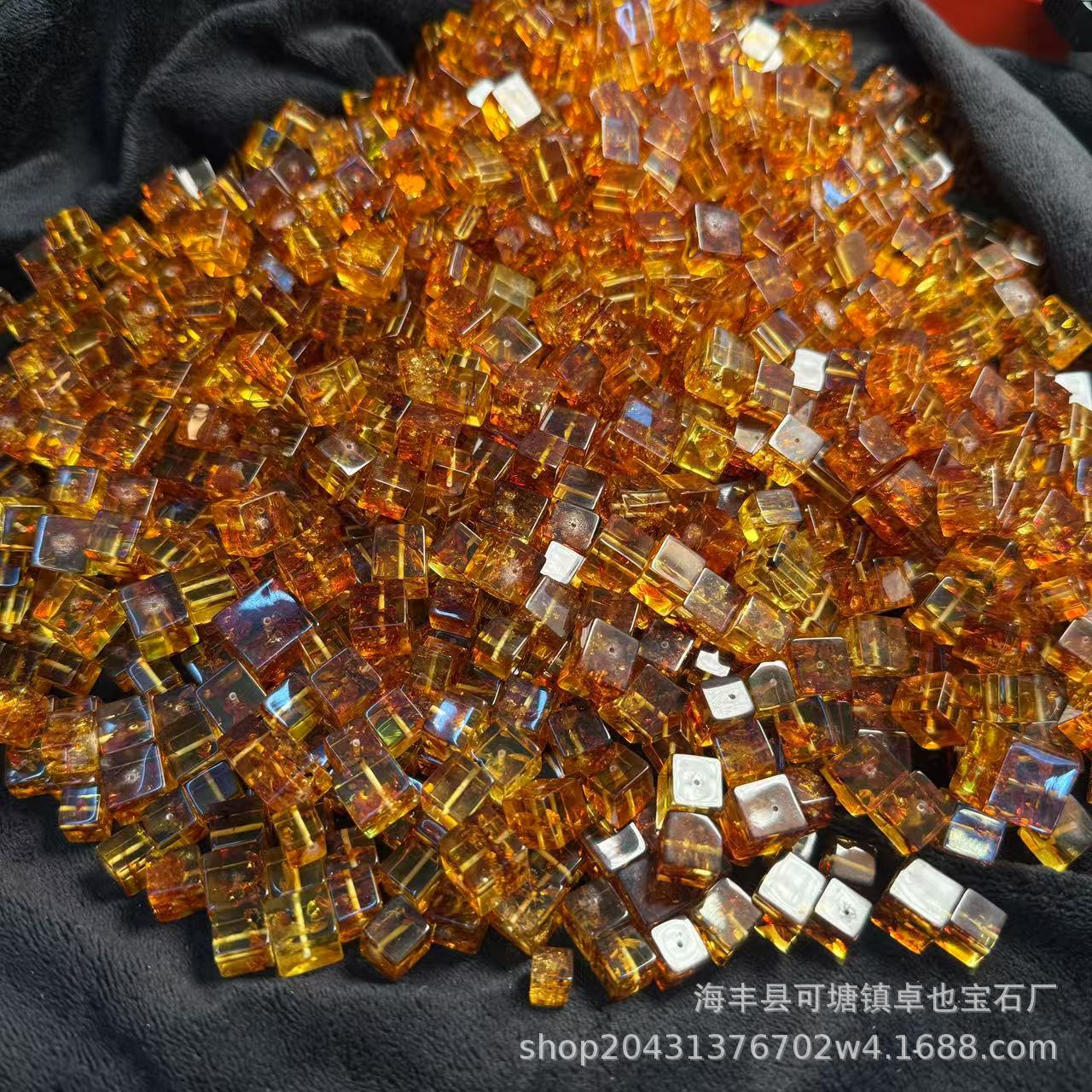 Manufacturer Wholesale Natural Amber Beeswax Square DIY Handmade Versatile Flower Amber Sugar Cube Rubik's Cube Small Accessories