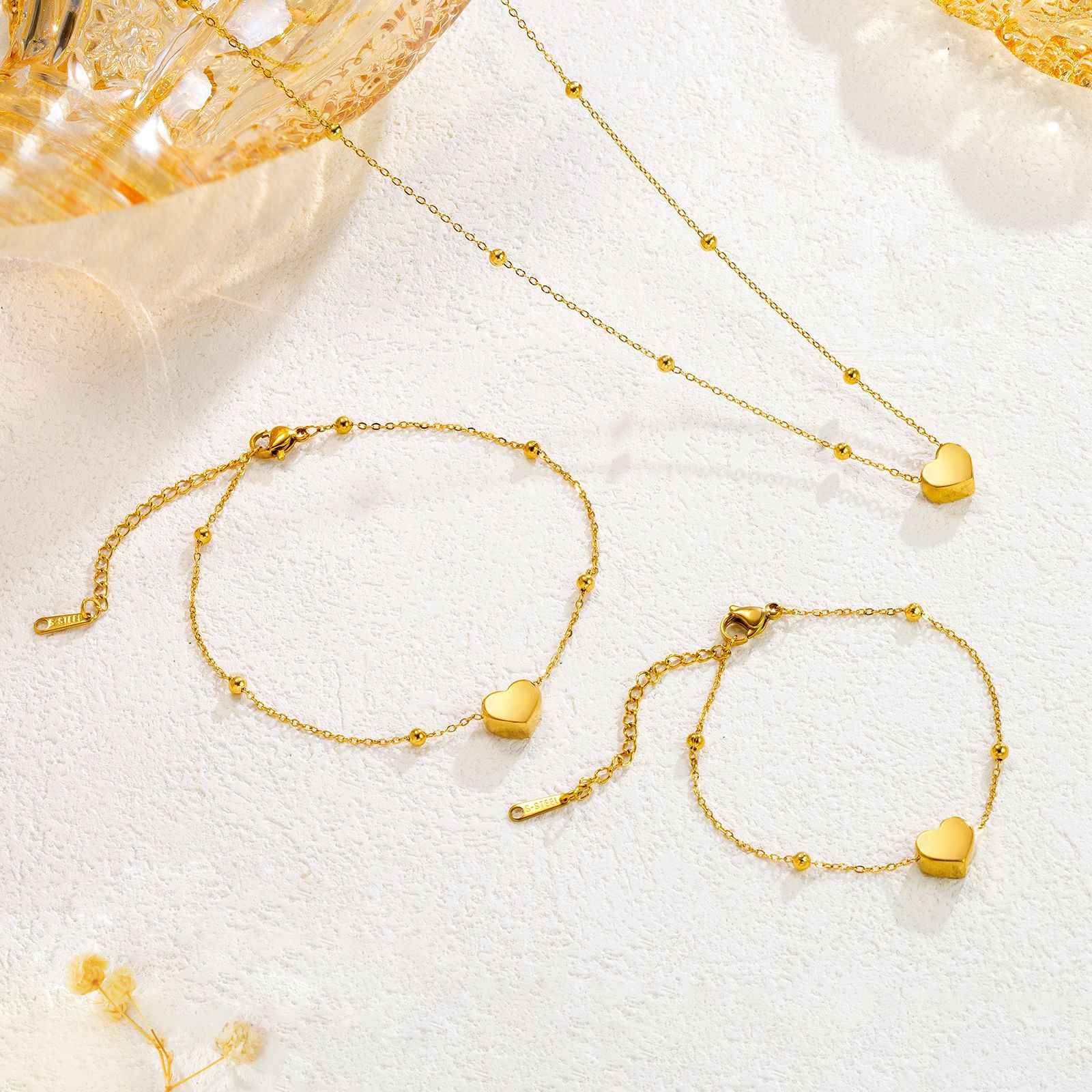 Простой титановый стальной ожерелье для женщин: нишевый дизайн и 18К золотая цепочка