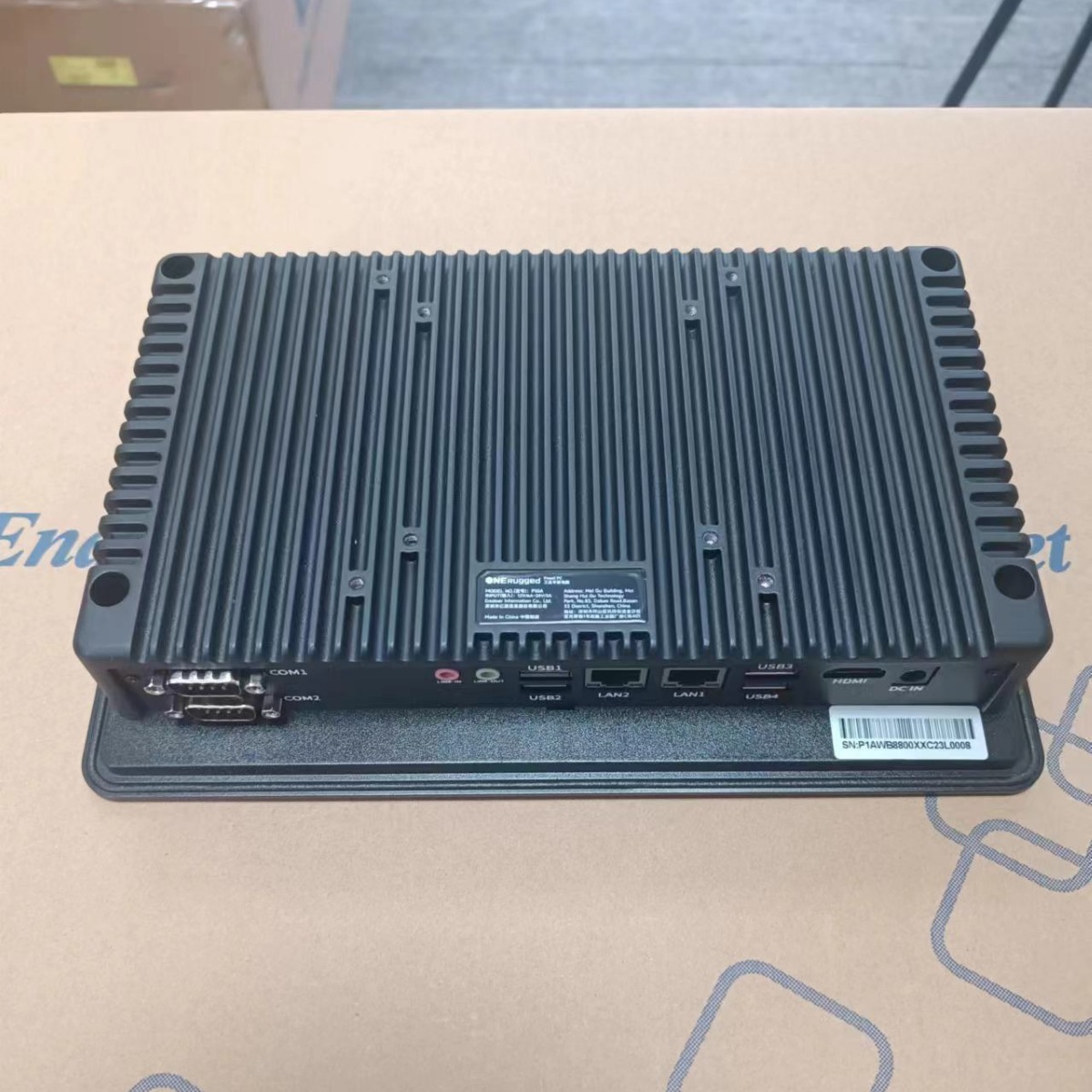 Промышленный всевключенный компьютер без вентилятора, два гигабитных порта, четыре USB, два последовательных порта COM