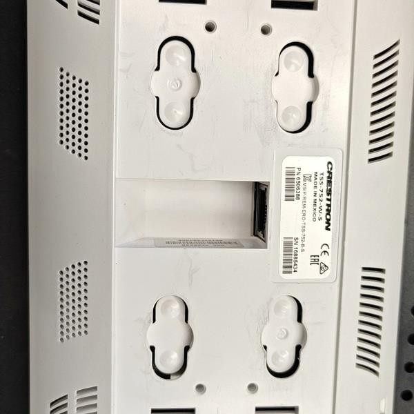 [Договорная цена] Сенсорный экран Crestron Tss-752