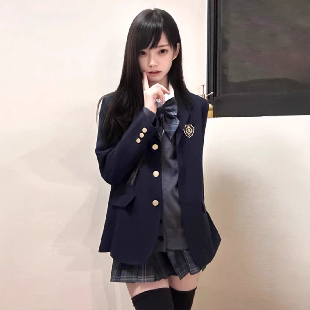 Костюм высокого класса, оригинальный дизайн от Хуа Цяньчжу, стиль JK, три пуговицы, универсальный жакет, прямая поставка с фабрики