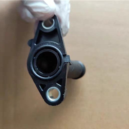 Suitable for Audi Q7 Touareg 3.6 Displacement Cylinder Head Connection Water Pipe T-Type 03H121145A