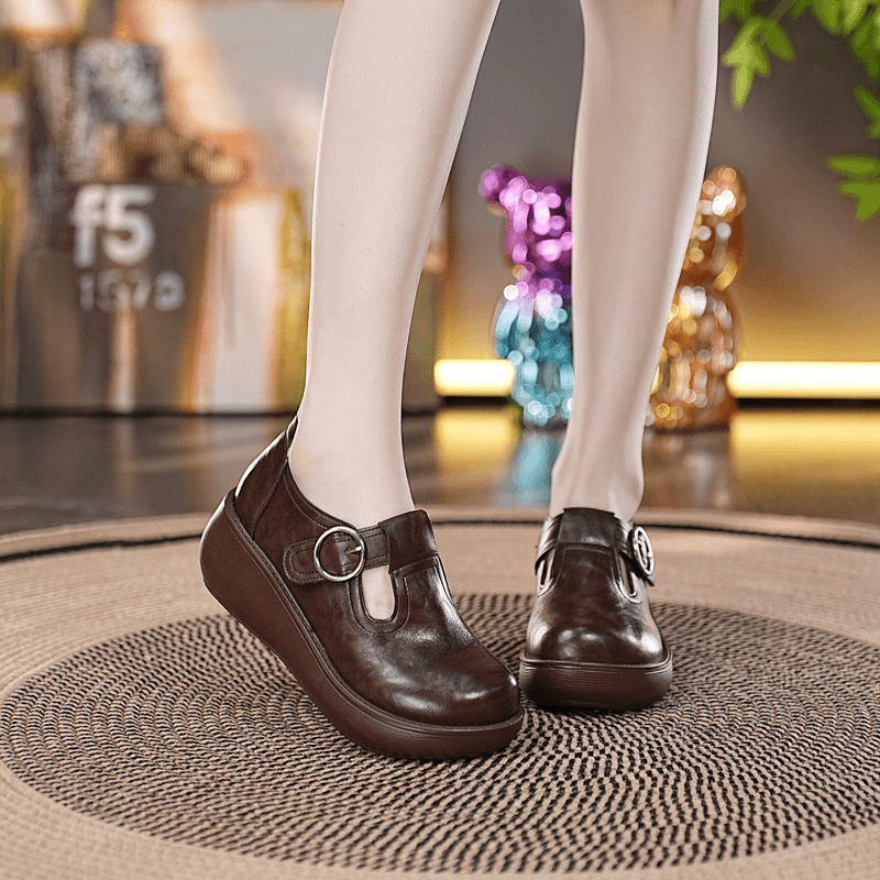 Популярная обувь для женщин для трансграничной торговли, новая весенне-летняя модель 2026, круглый носок, мягкая подошва, повседневные ретро туфли для мам, лоферы