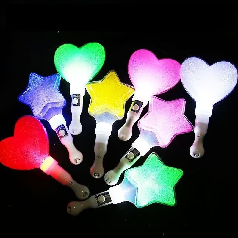 Оптовая продажа светящихся палочек в форме сердца, звезды для концертов, пятиконечные звезды и сердечные светящиеся палочки с напечатанным логотипом