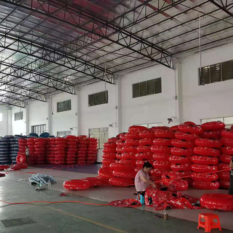 Manufacturer in stock cold-resistant PVC inflatable ski ring outdoor fun activities portable foldable Christmas style