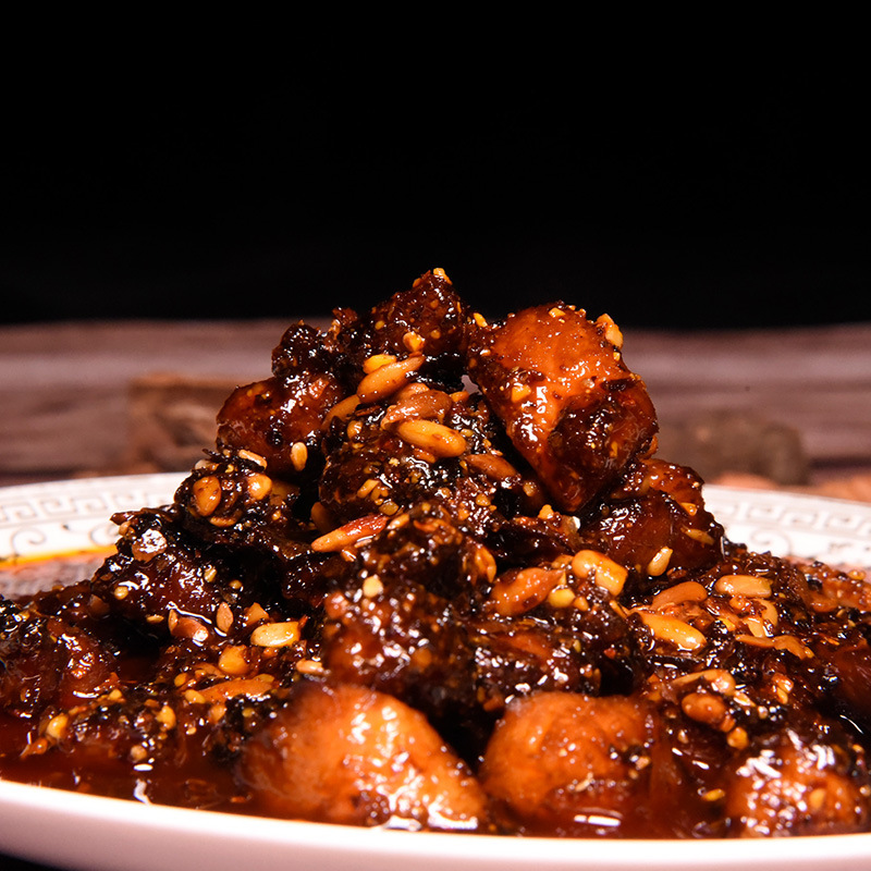 Chili Sauce for Rice, Noodles, and Powder 106g in Stock Canned Spicy Beef Sauce Hot Pot Dipping Sauce for Rice Wholesale