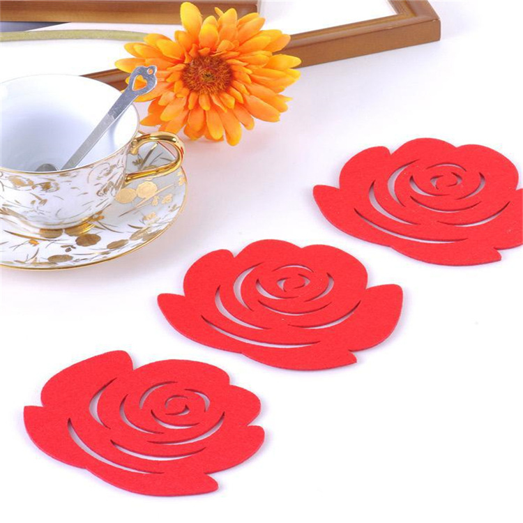 Amazon Felt Placemat Christmas Table Flag Halloween Coaster Snowflake Pendant Heat-Proof Absorbent Coaster Thickened