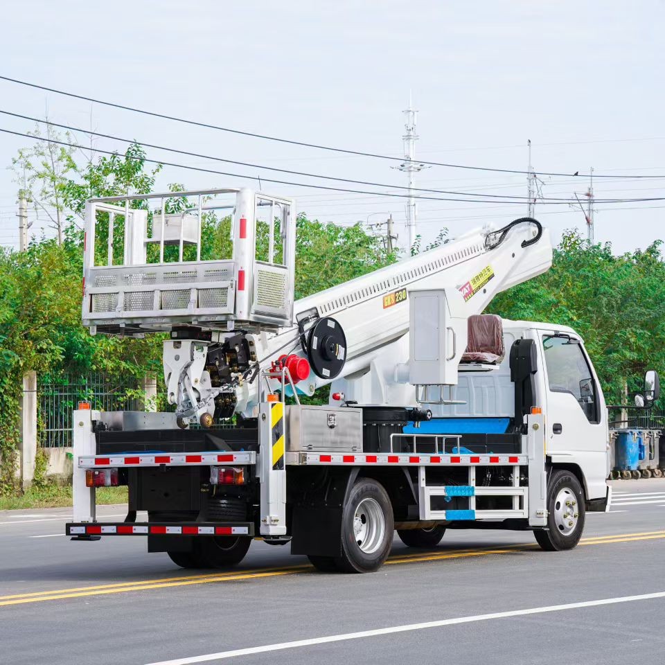 Isuzu 20.4m Section Boom Aerial Work Platform Can Be Used for Municipal Pipeline Water Supply, Drainage, Gas Laying at Height, Etc