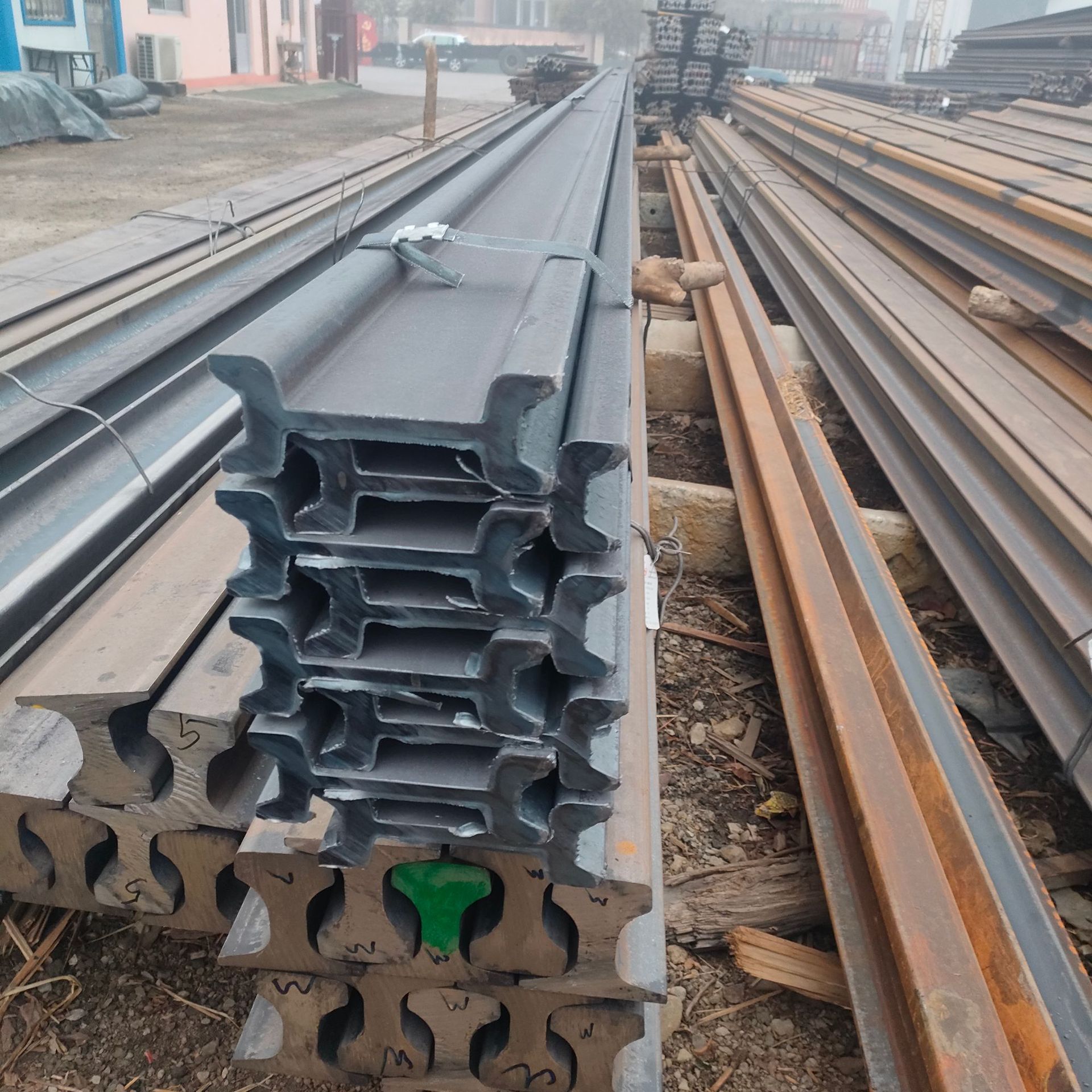 5000 Tons in Stock 140E Steel Rail Hot-Rolled L140V Heavy Rail Hot-Rolled Monorail Crane Track 140E Track