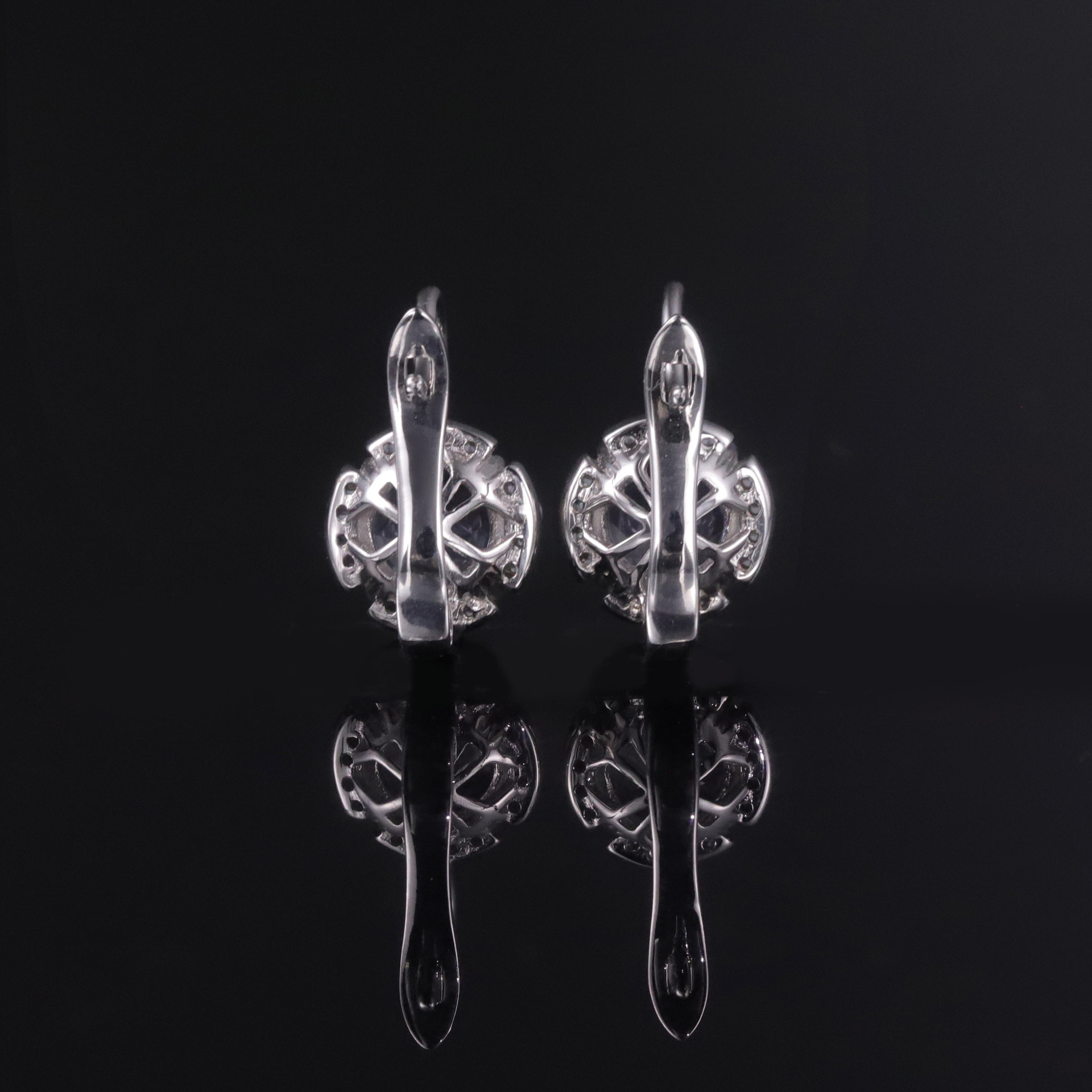 New Natural Green Agate Earrings Retro S925 Sterling Silver Inlaid Crystal Earrings Exquisite and Elegant Ready for Sale