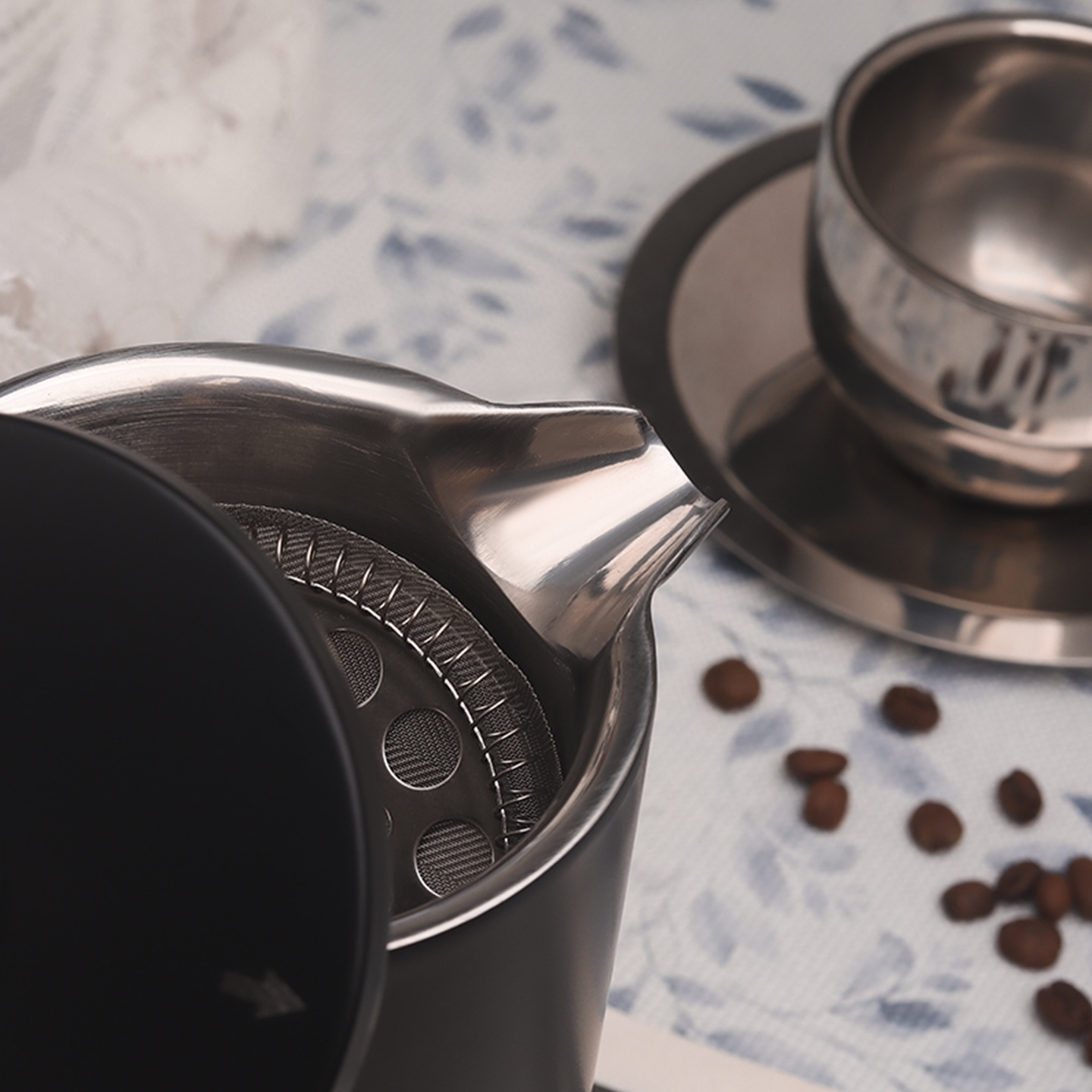 Outdoor Camping Style Hand-Brewed French Coffee Pot Black Double-Layer 304 Stainless Steel French Press Pot Tea Maker Coffee Maker