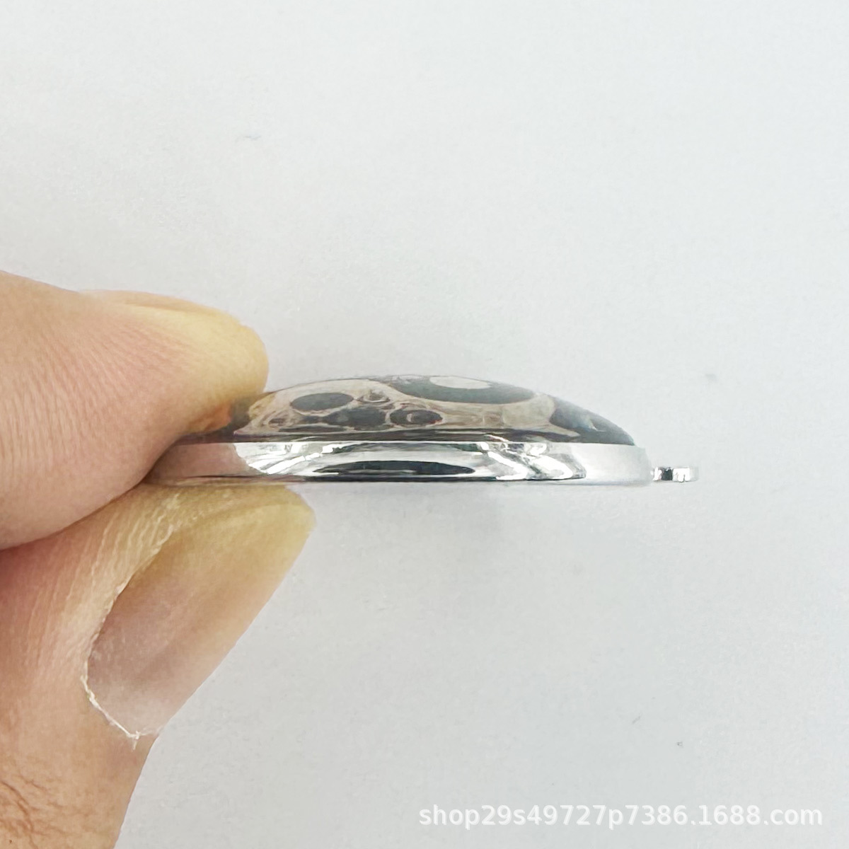 One side put under the pillow [too clever] to buy color cards and even Hao Yun living room to recruit money to urge the pendant